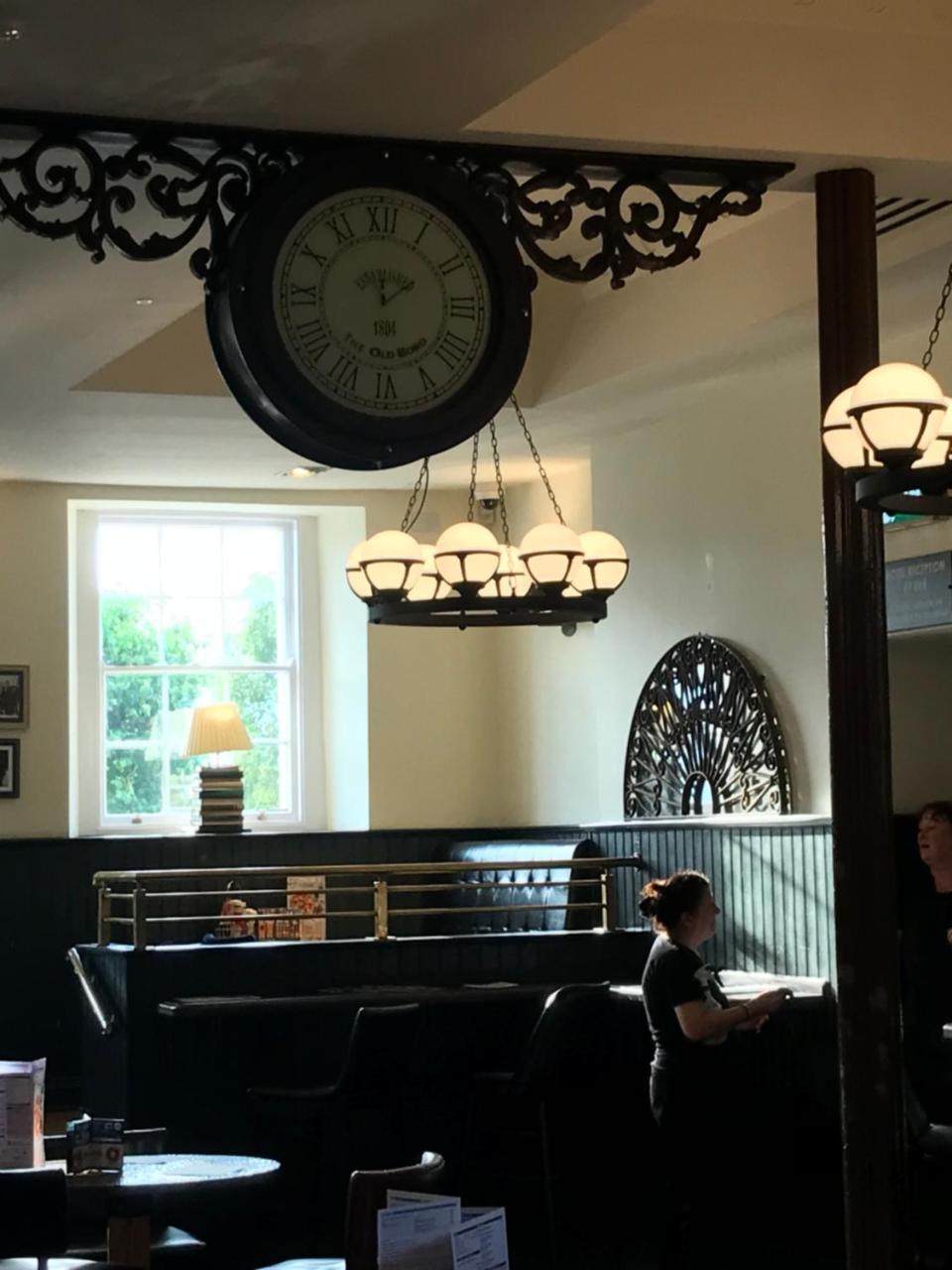 The Old Borough Hotel - Wetherspoon Swords Exterior foto